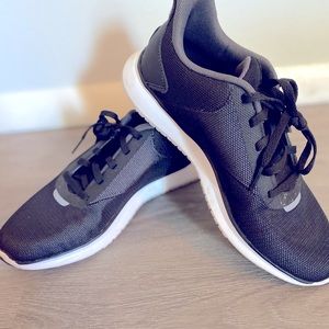 Women’s Reebok sneakers